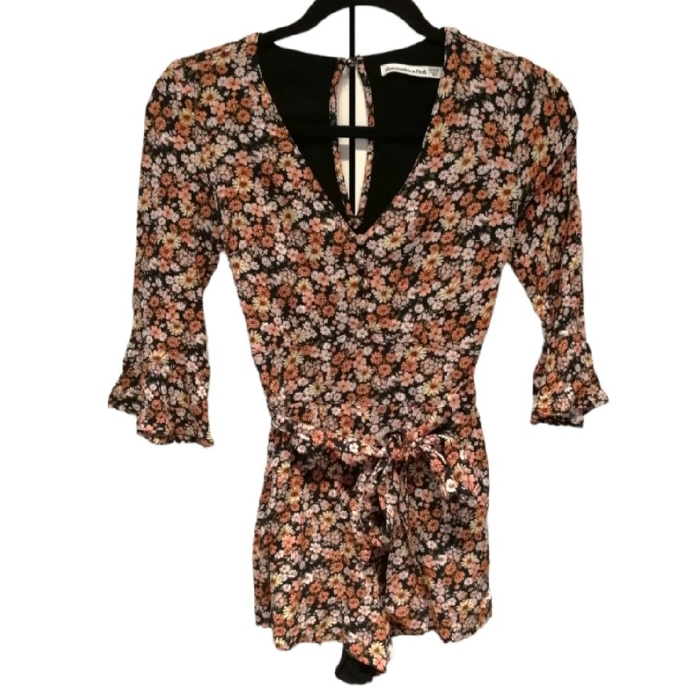 ABERCROMBIE AND FITCH Pink Black Floral Romper Flutter Sleeve Tie Belt XXS P